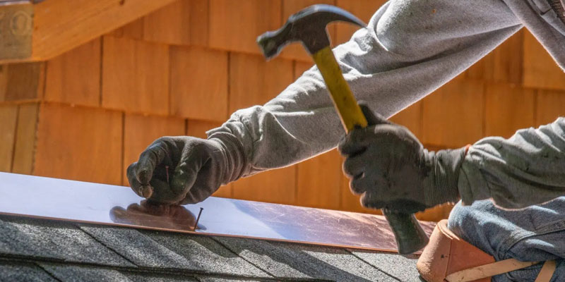 Perbaikan Atap Bocor